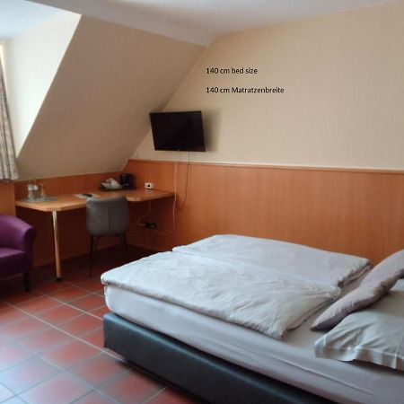Burg Wassenberg Hotel Luaran gambar