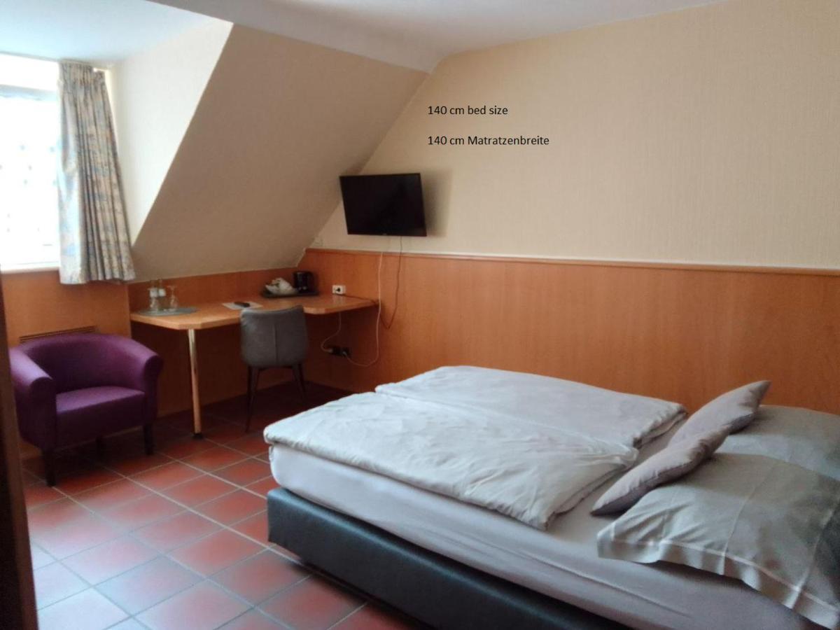 Burg Wassenberg Hotel Luaran gambar