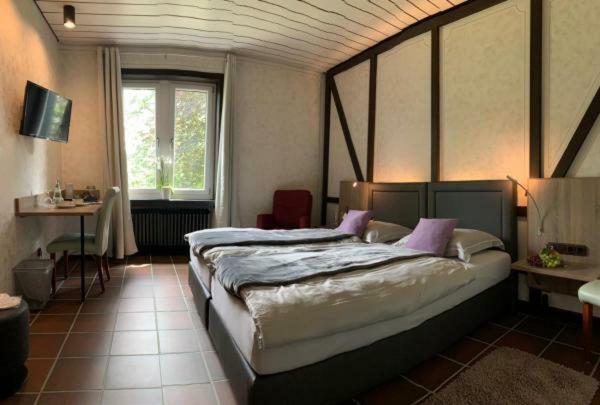 Burg Wassenberg Hotel Luaran gambar